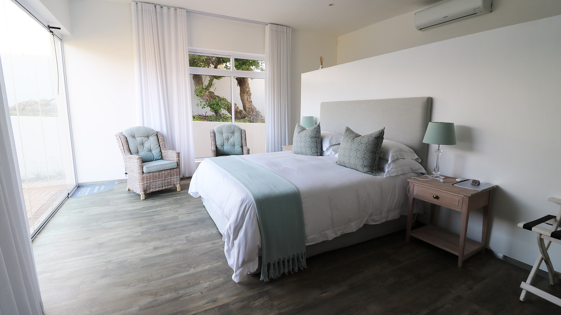 Pool Suite Gallery